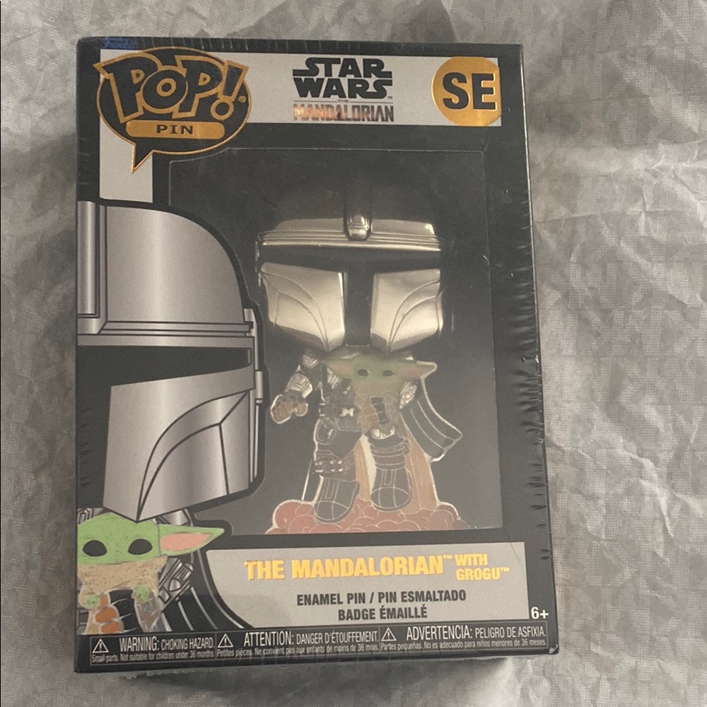 Funko Pop! Star Wars Mandalorian Enamel Pin with Grogu